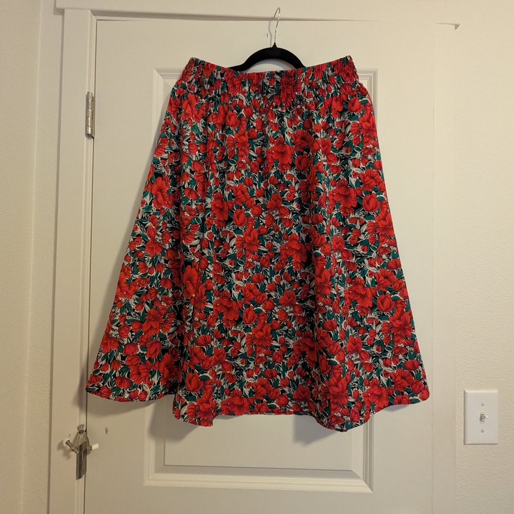 SHEIN Red and Black Pleated A-Line Midi Skirt